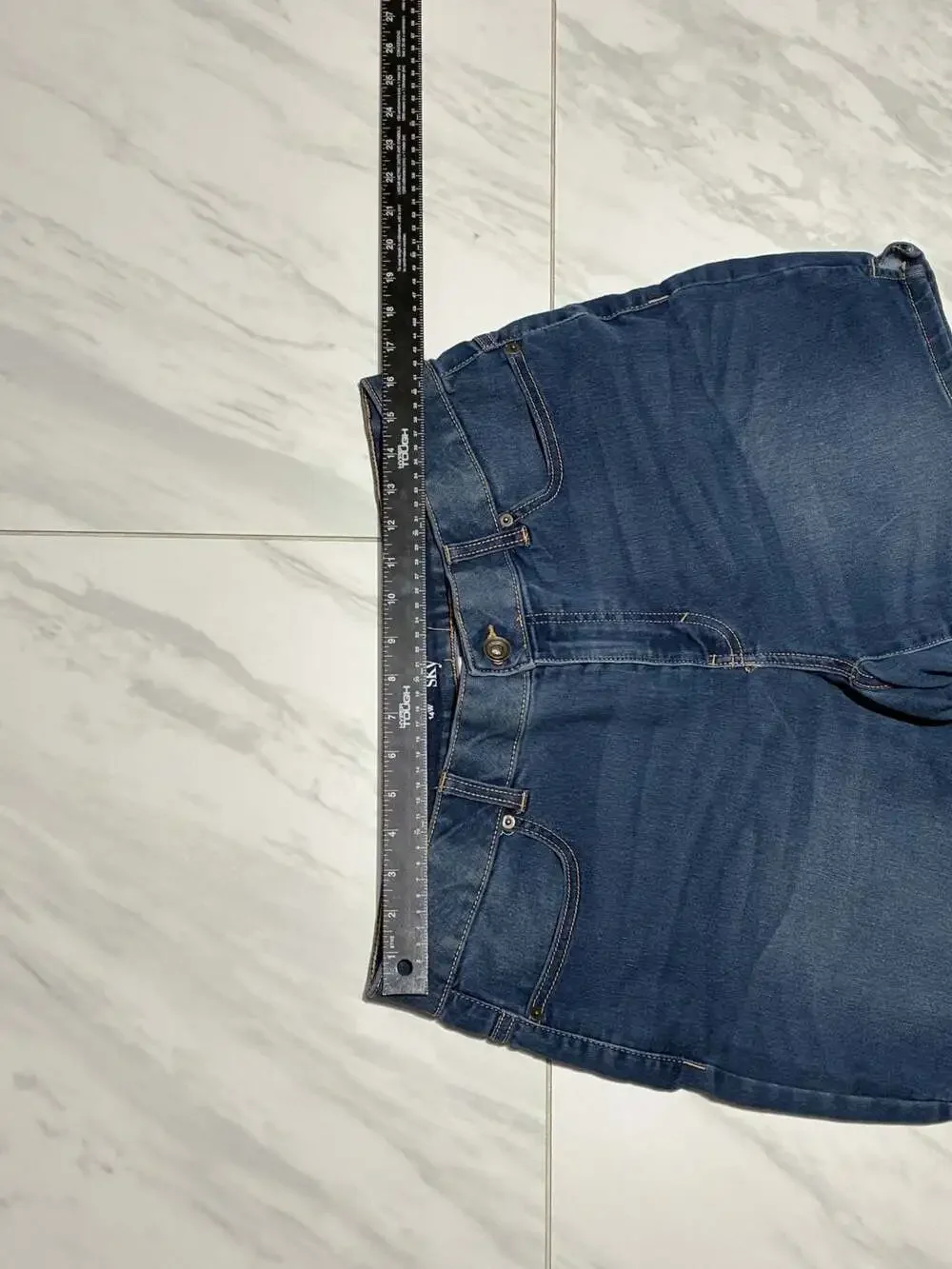 Terra & Sky Women's Plus Size Dark Wash Stretch Denim Shorts - Picture 2 of 5
